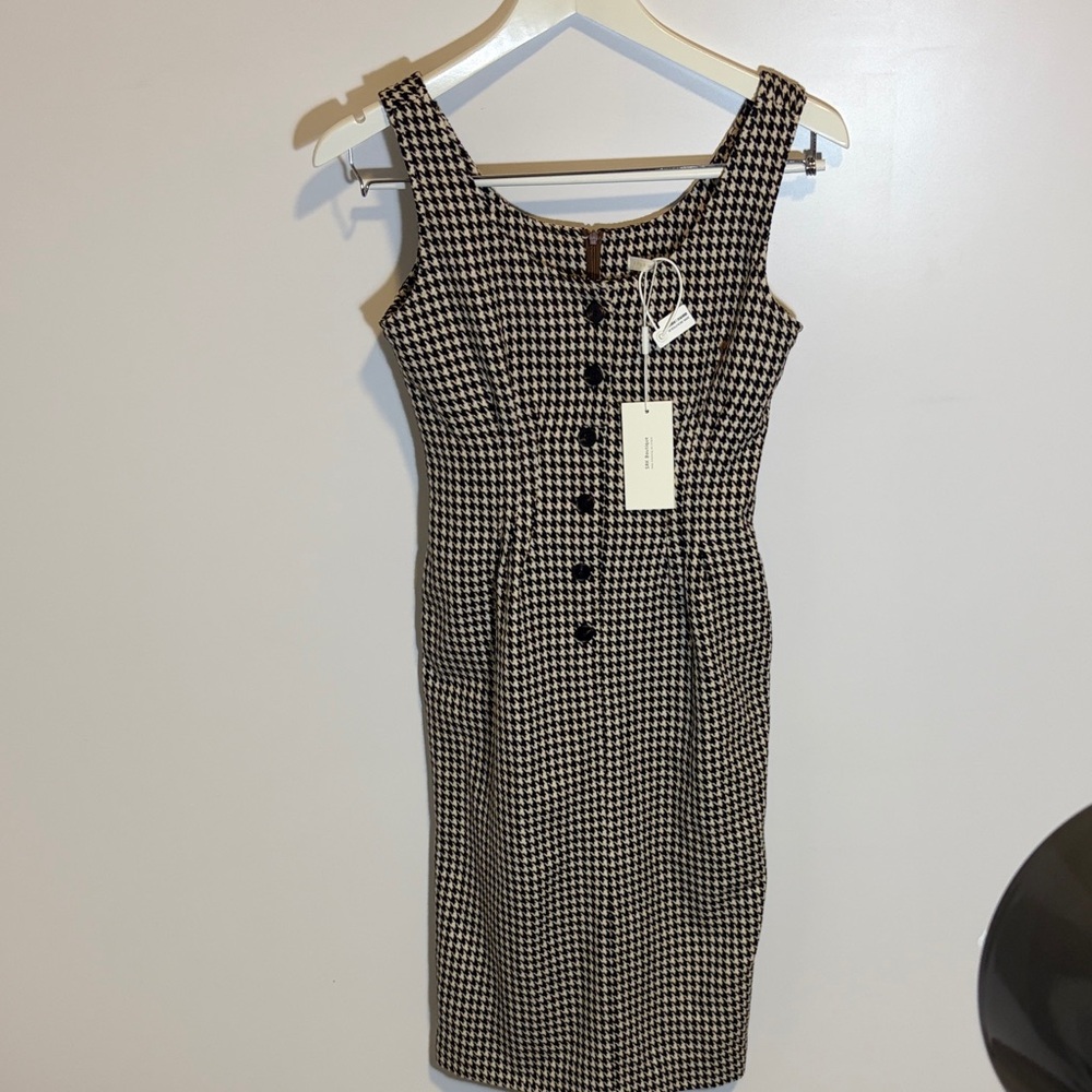 Chic Houndstooth Midi Dress